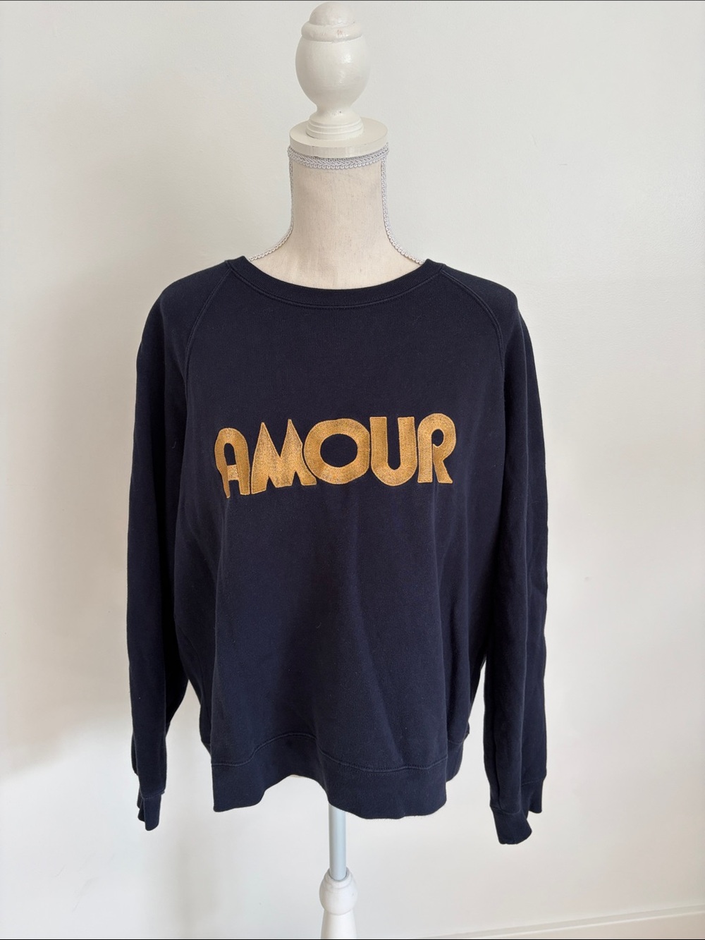 Sezane Amour Graphic Crewneck Sweatshirt - Navy with Gold Lettering Large